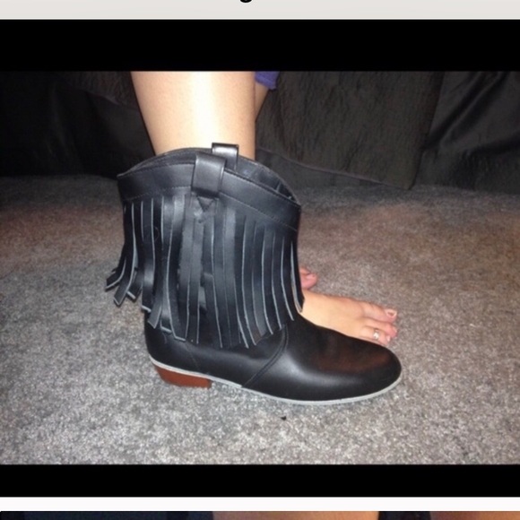 Fringe Cowboy Boots - Picture 3 of 9